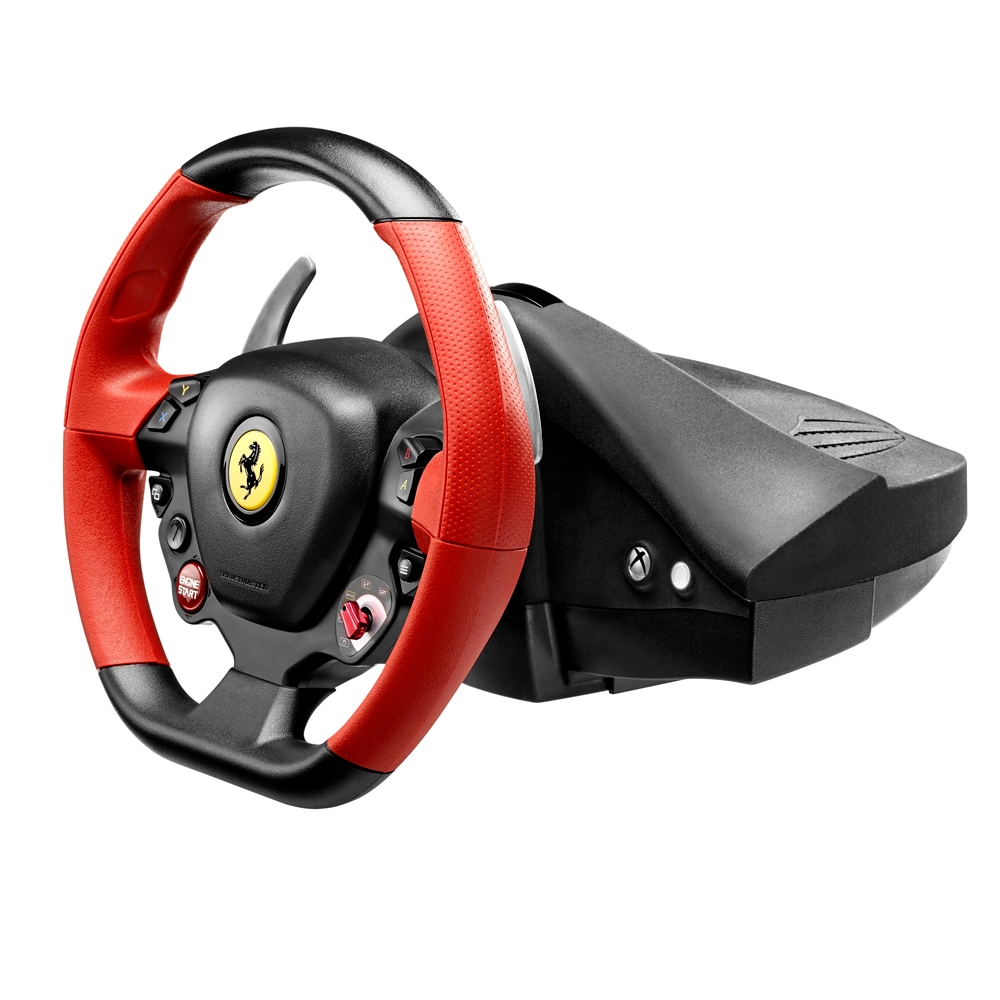 FerrariのステアリングをベースにデザインされたThrustmaster製